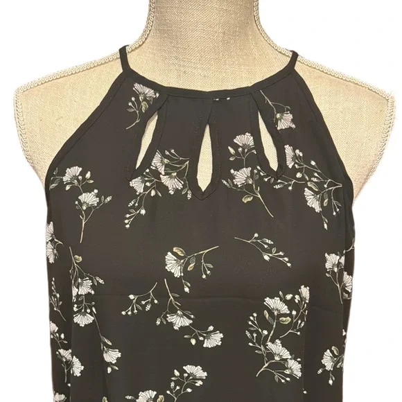 Papermoon Black and White Floral Strappy Keyhole Blouse - Picture 2 of 3